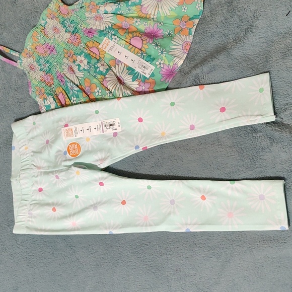 New 2pc size 4 outfit - Picture 2 of 7